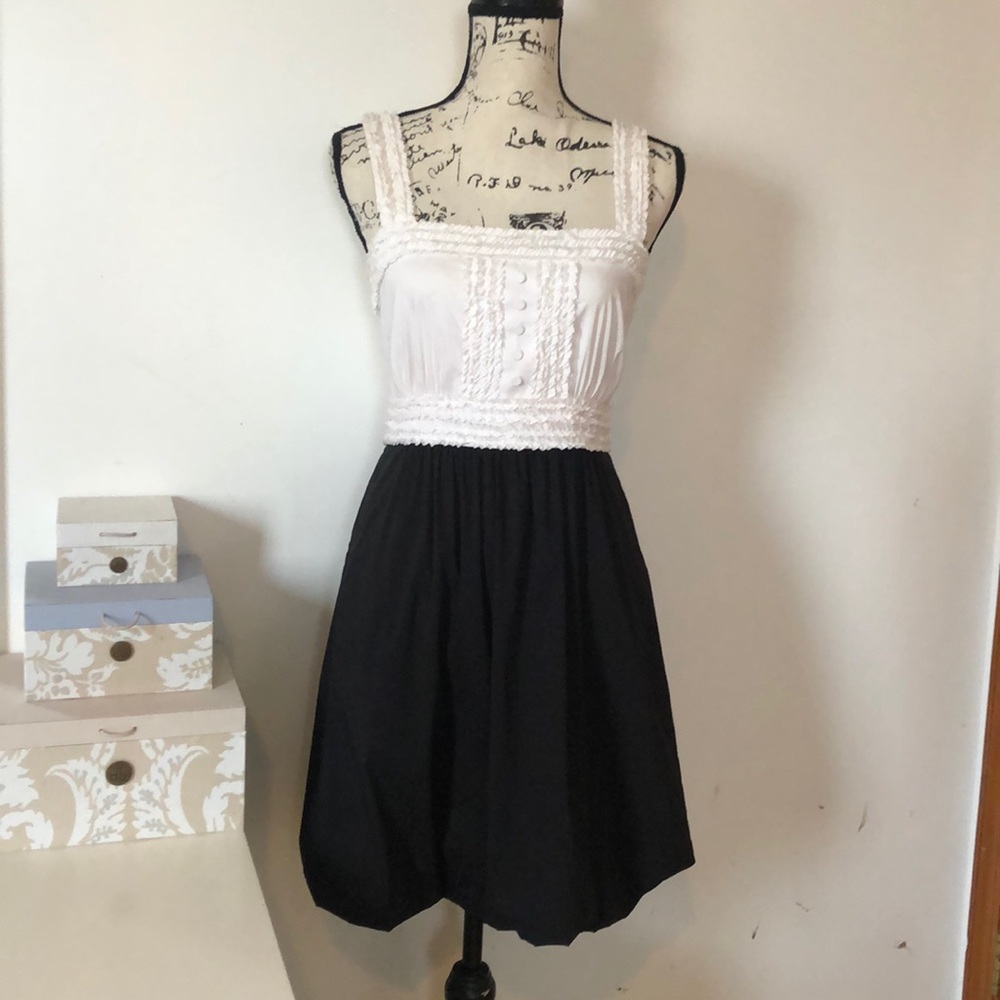 BCBG BLACK AND WHITE DRESS